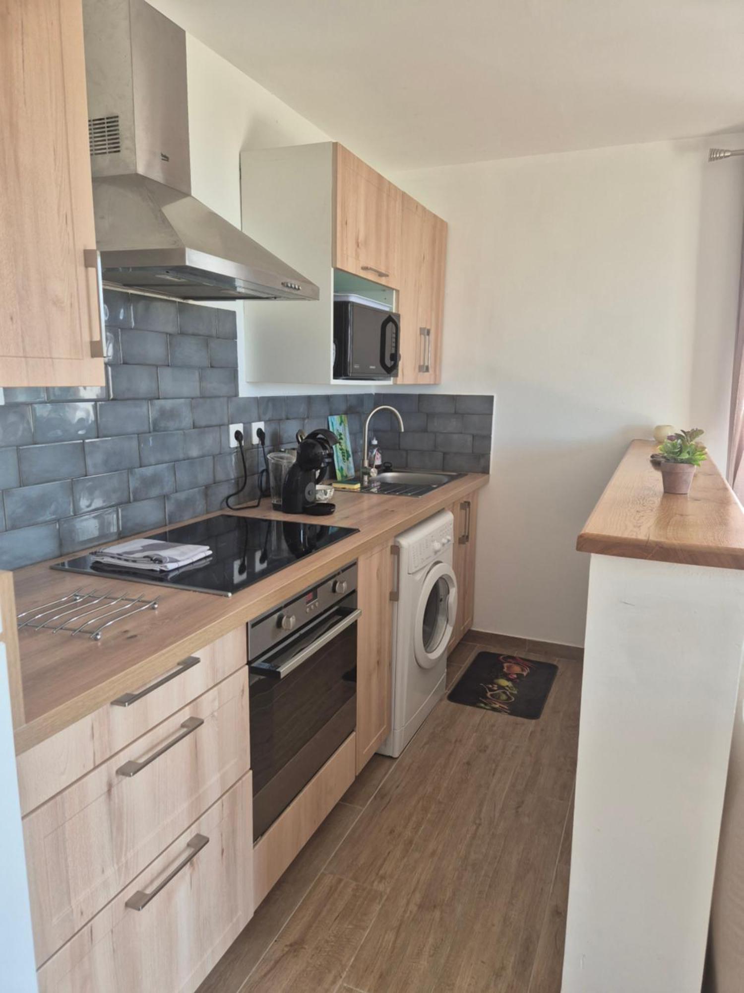 Charmant Petit Logement A 3 Kms De La Plage Belgodere  Exterior photo